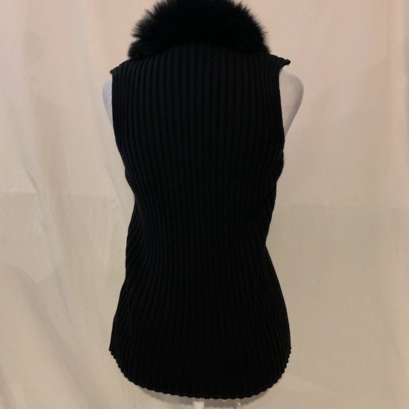 Black Ribbed Vest with Faux Fur Collar - Picture 2 of 3